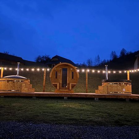 Biotour Camping & Restaurant Ghimes-Faget Екстер'єр фото