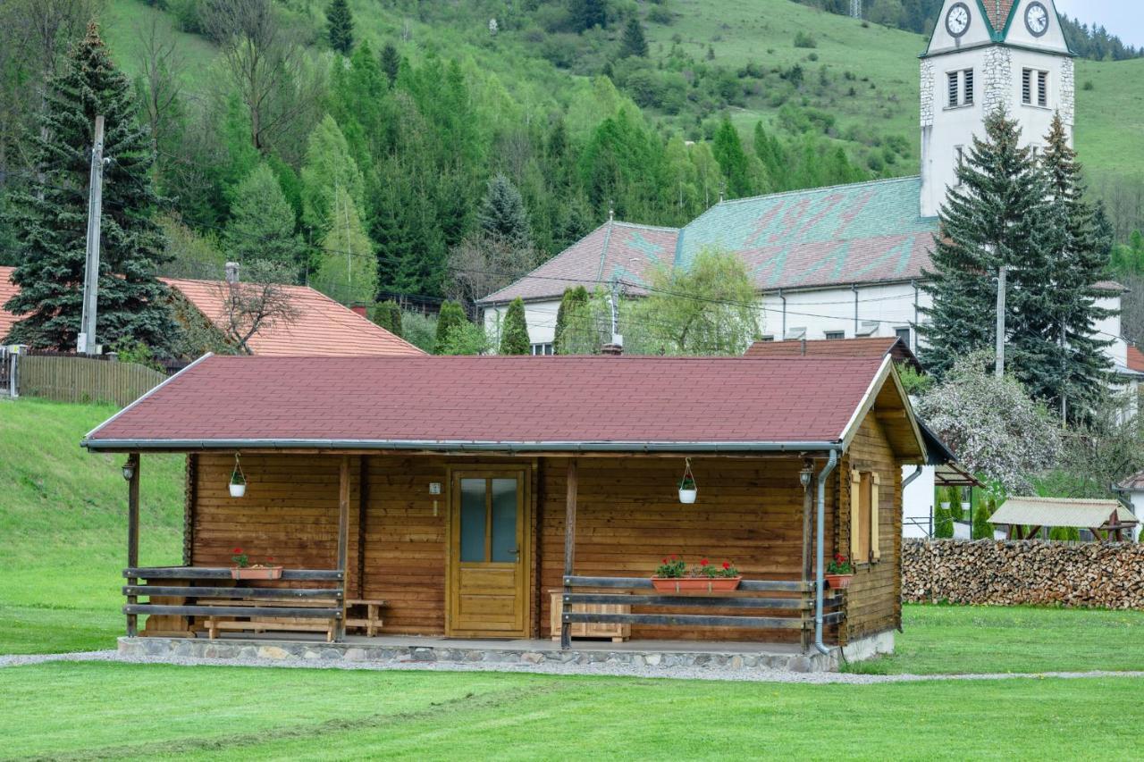 Biotour Camping & Restaurant Ghimes-Faget Екстер'єр фото