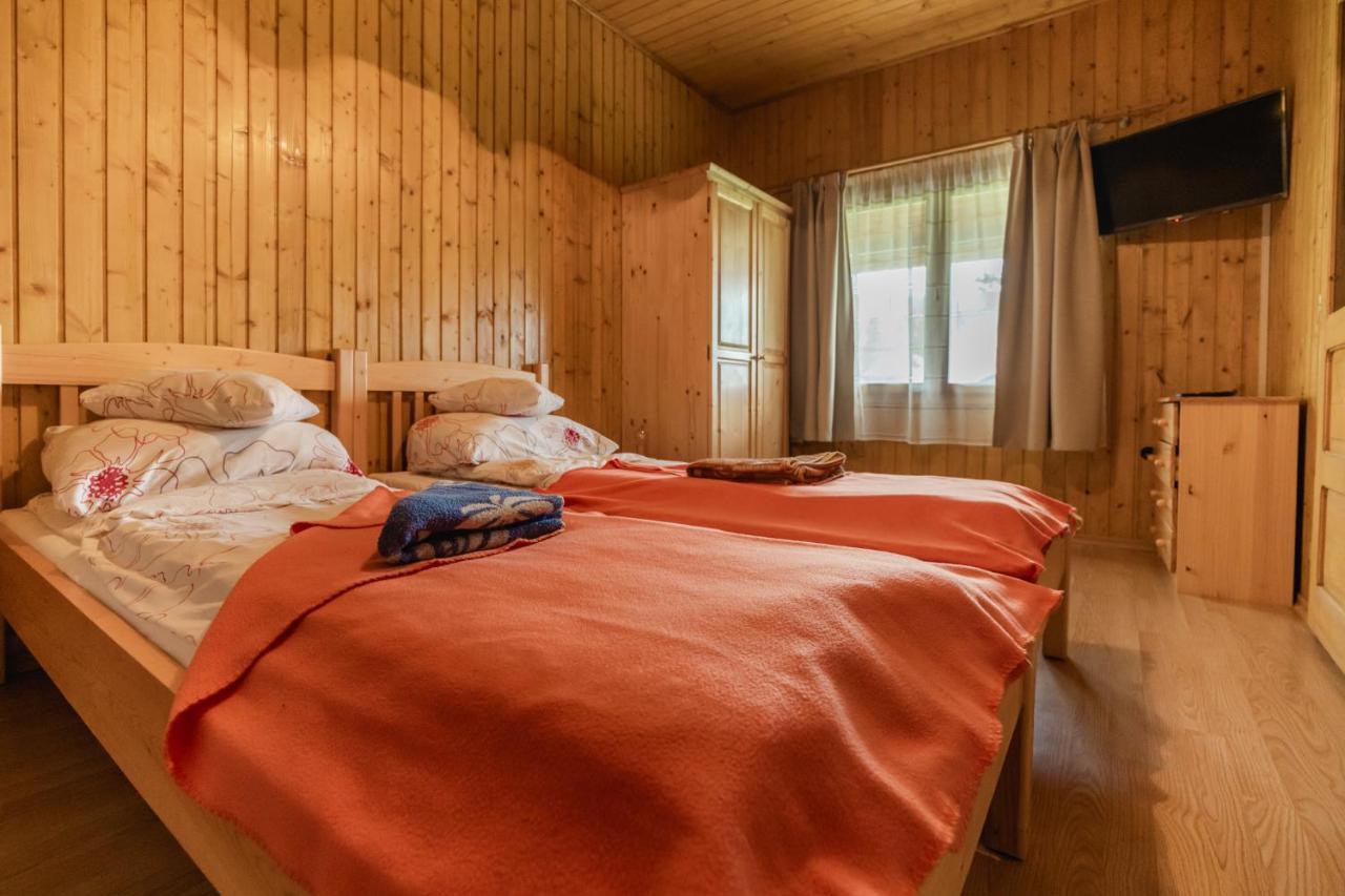 Biotour Camping & Restaurant Ghimes-Faget Екстер'єр фото