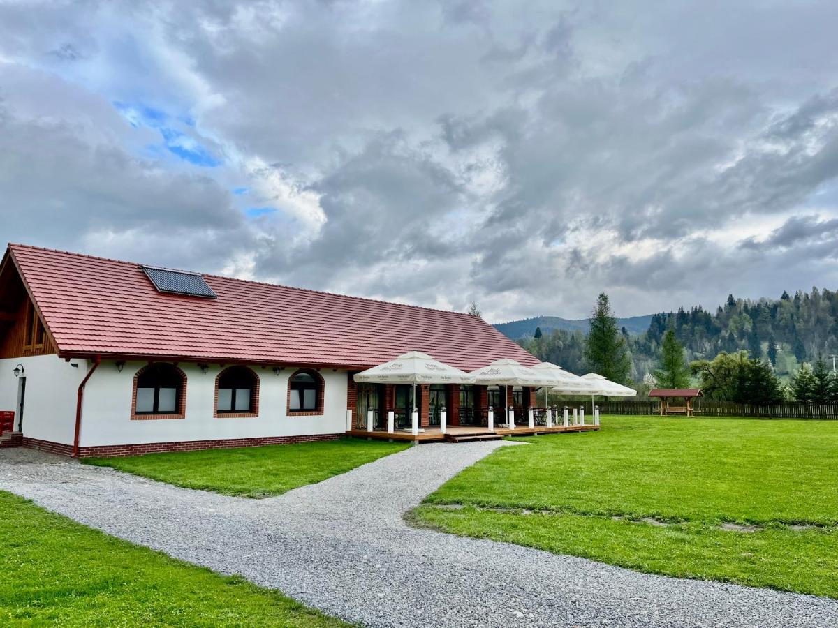 Biotour Camping & Restaurant Ghimes-Faget Екстер'єр фото