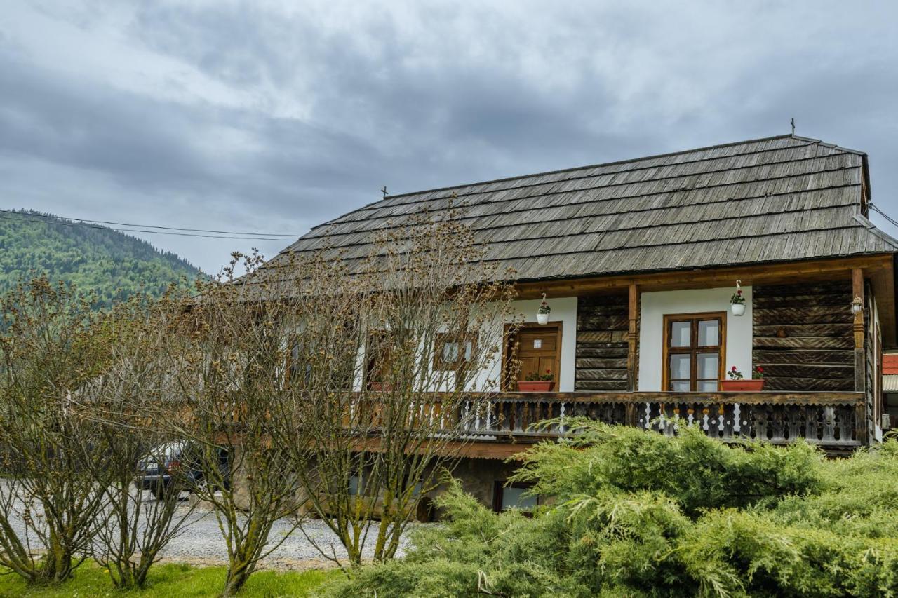 Biotour Camping & Restaurant Ghimes-Faget Екстер'єр фото