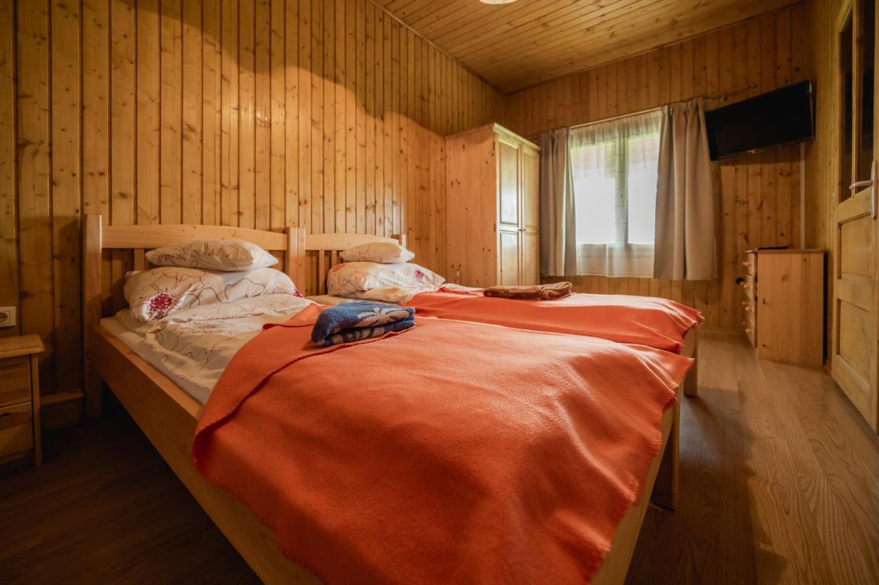 Biotour Camping & Restaurant Ghimes-Faget Екстер'єр фото